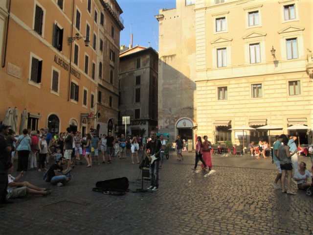 rome-busker