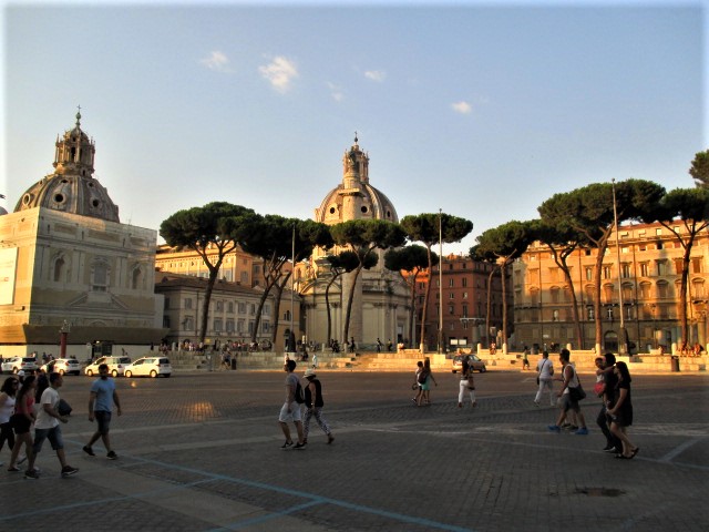 rome-square-late-afternoon