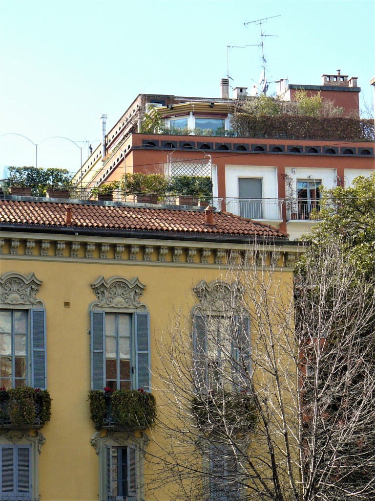 milan-brera-buildings