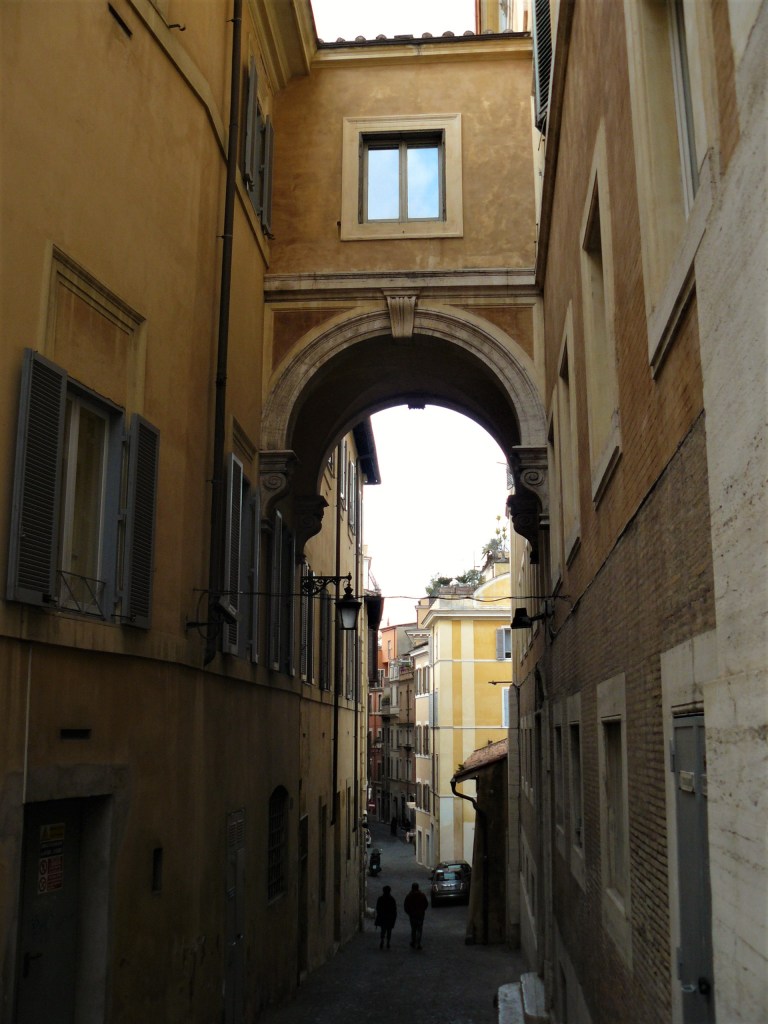 rome-alley-archway