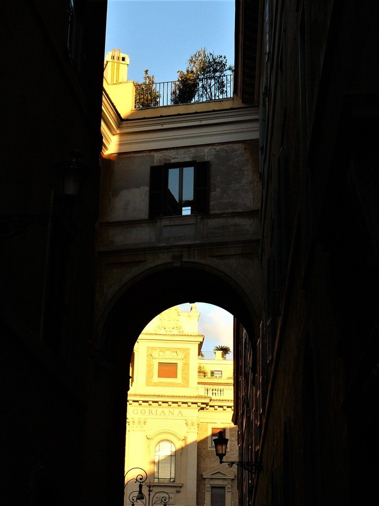rome-sun-and-buildings