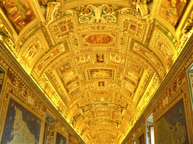 rome-vatican-map-room