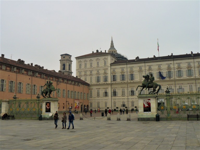 turin-piazza-castello