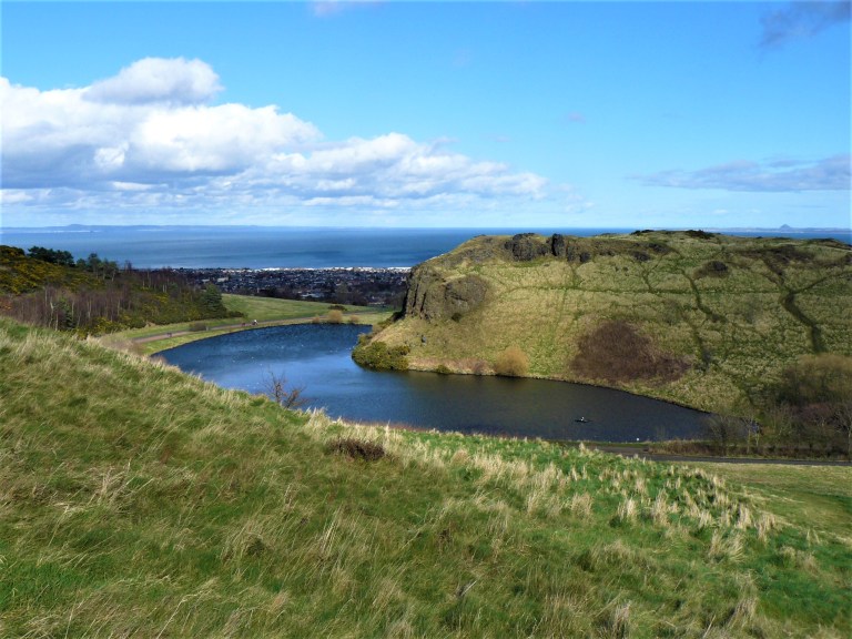 Edinburgh Dunsapie Loch