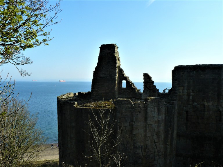Ravenscraig Castle 2