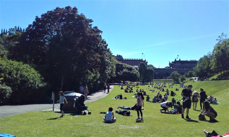 edinburgh princes street gardens