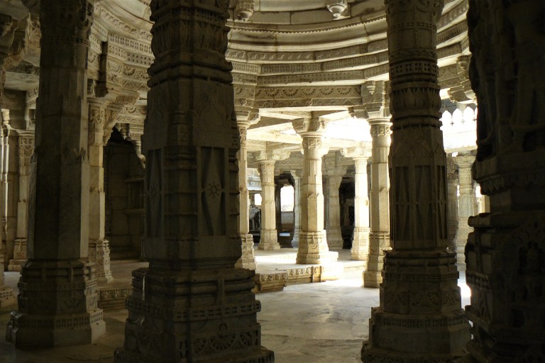 ranakpur temple interior 3