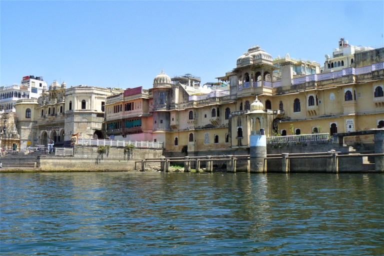 udaipur boat 1